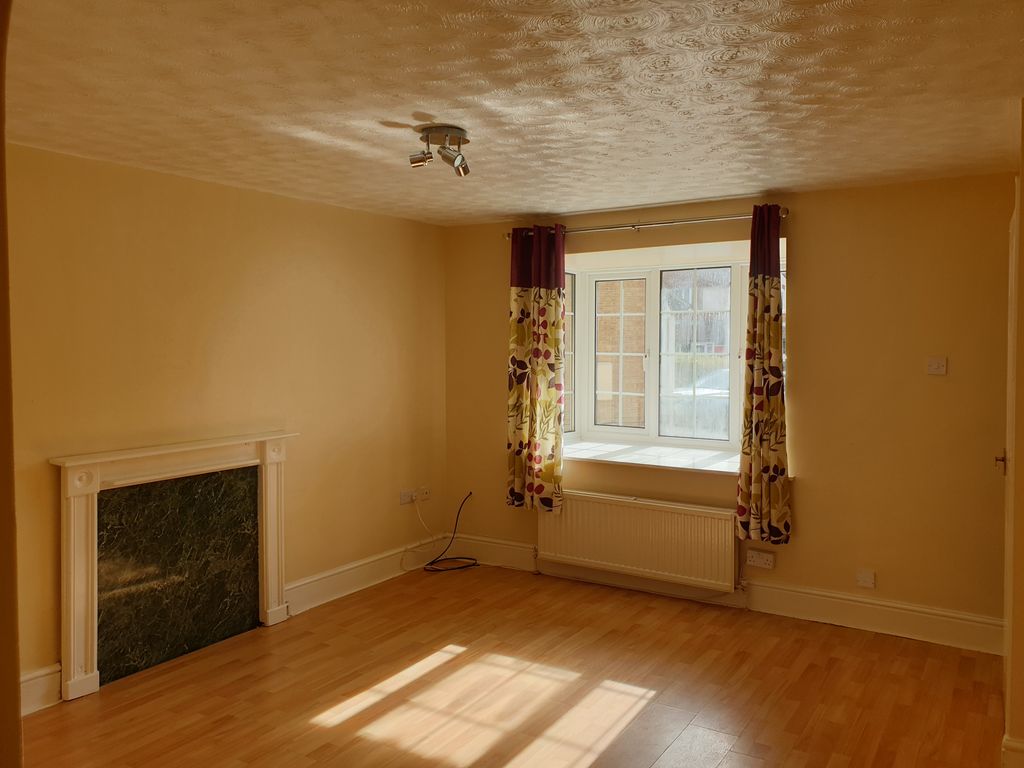 Property photo 2 of 9 Lounge