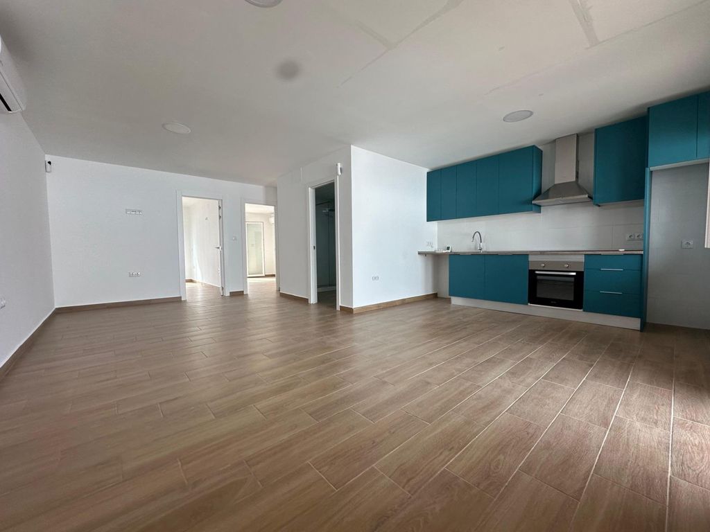 Property photo 3 of 25