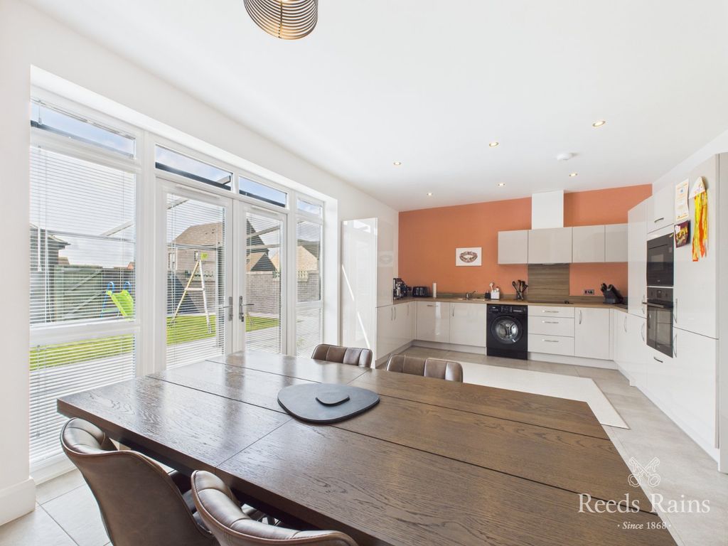 Property photo 2 of 29 Kitchen/Dining Room