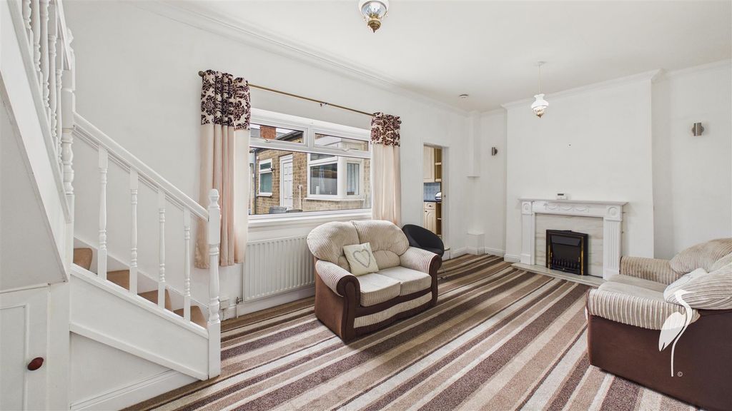 Property photo 3 of 13 Lounge/Diner