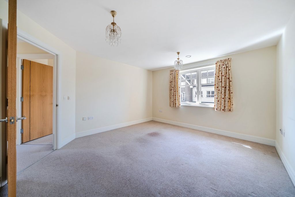 Property photo 3 of 20 Picture No. 04