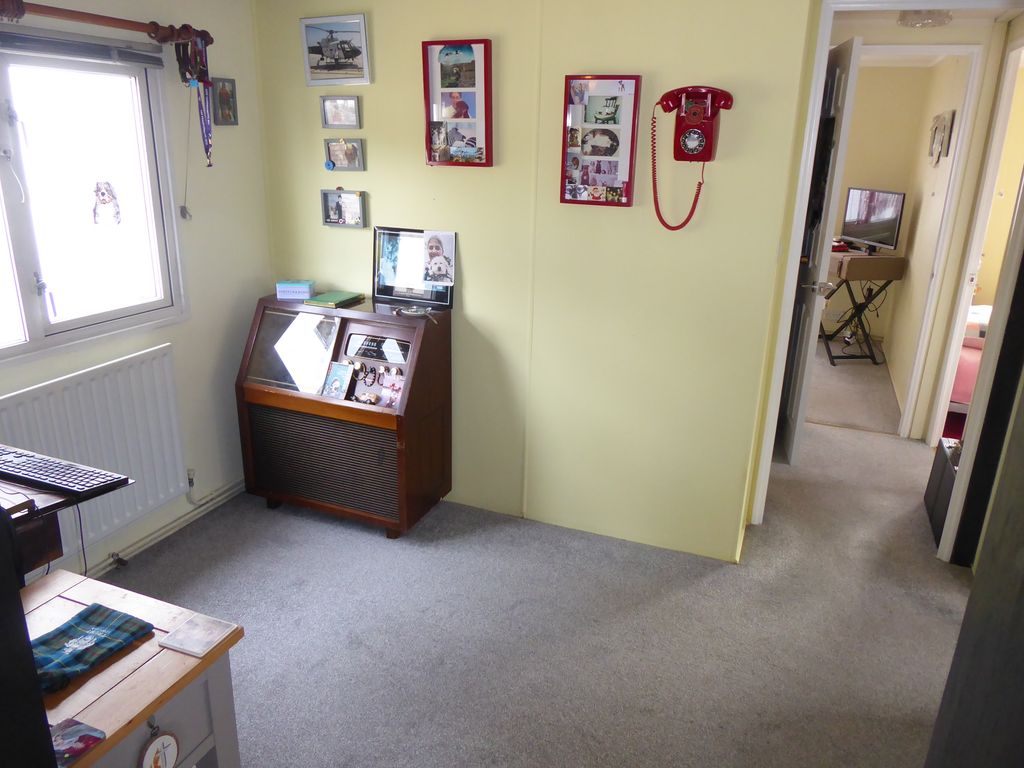 Property photo 3 of 12