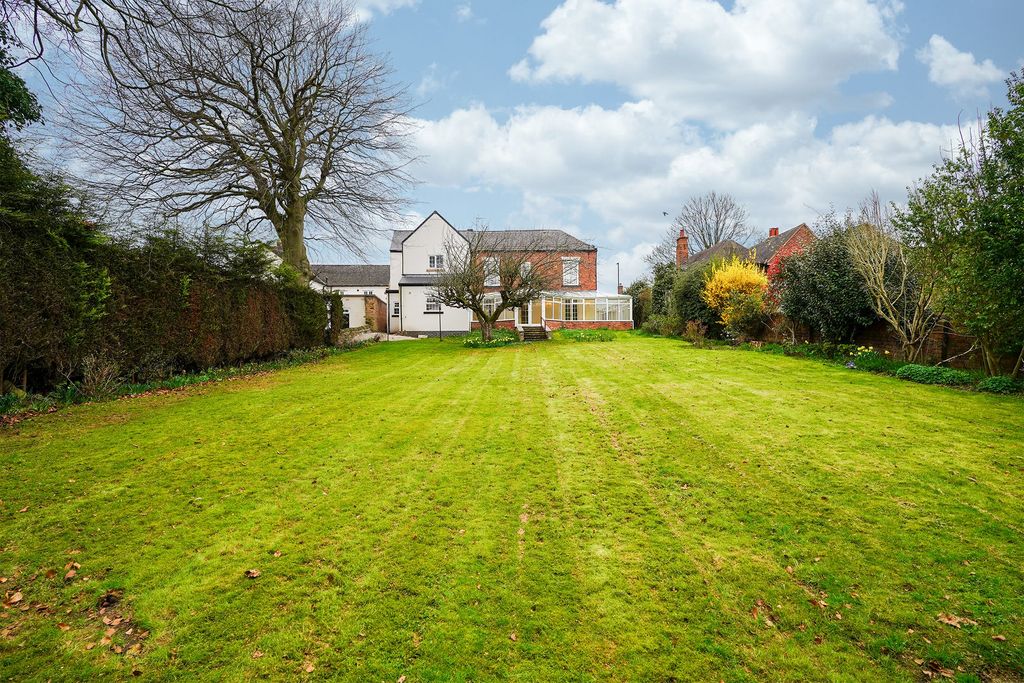 Property photo 2 of 37