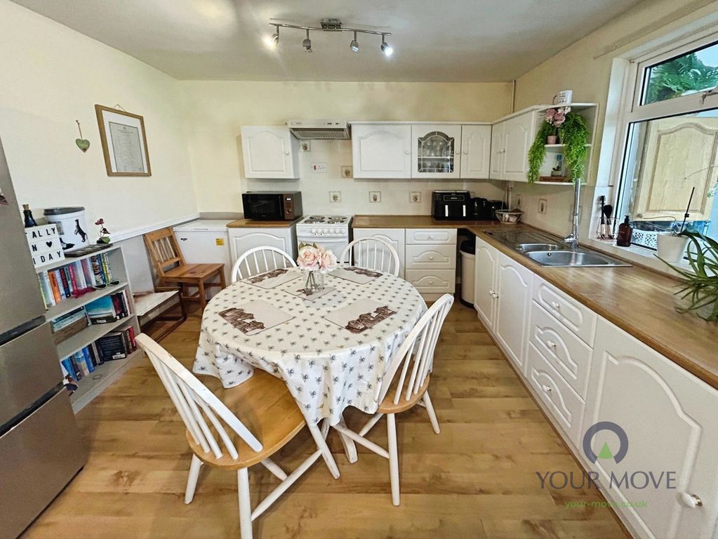 Property photo 2 of 21 Kitchen/Dining Room