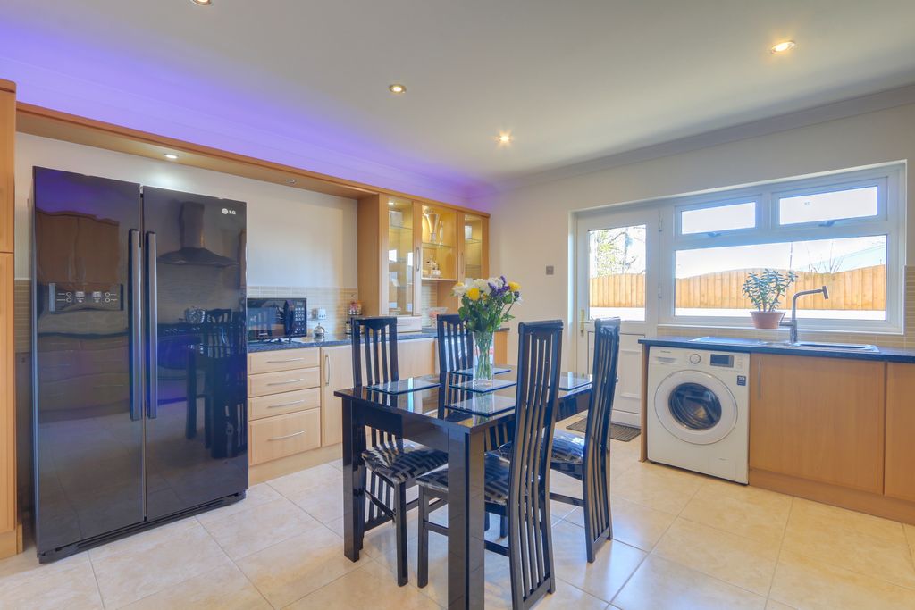 Property photo 2 of 15 Kitchen 1