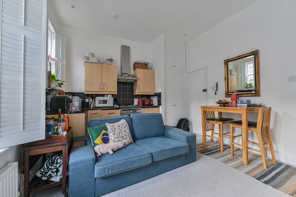 Property photo 2 of 9
