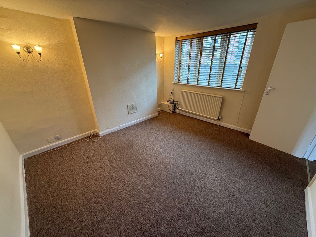 Property photo 3 of 11 Lounge