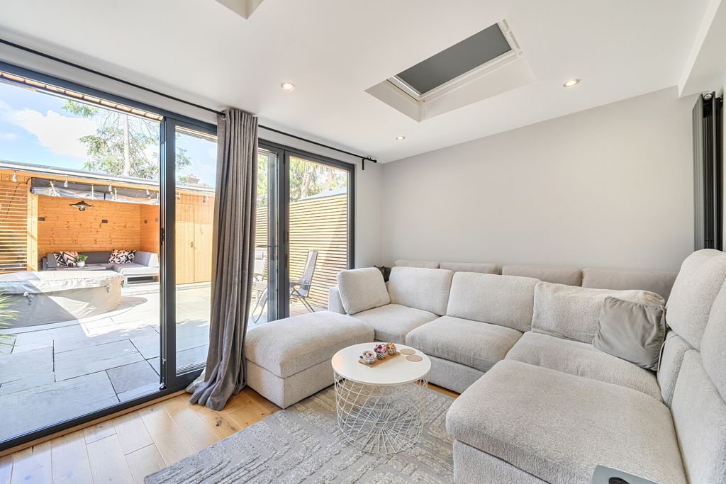 Property photo 3 of 20 1486408-14-6A44E6...
