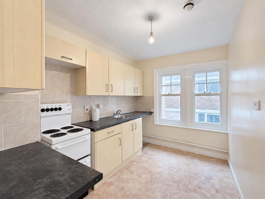 Property photo 3 of 10 D4B704Ae-74E9-4C5D-Bfc9-5C68C2Fdedbd.Png