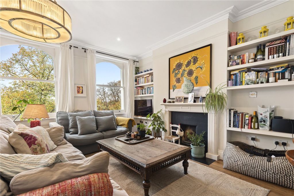 Property photo 3 of 15 Reception