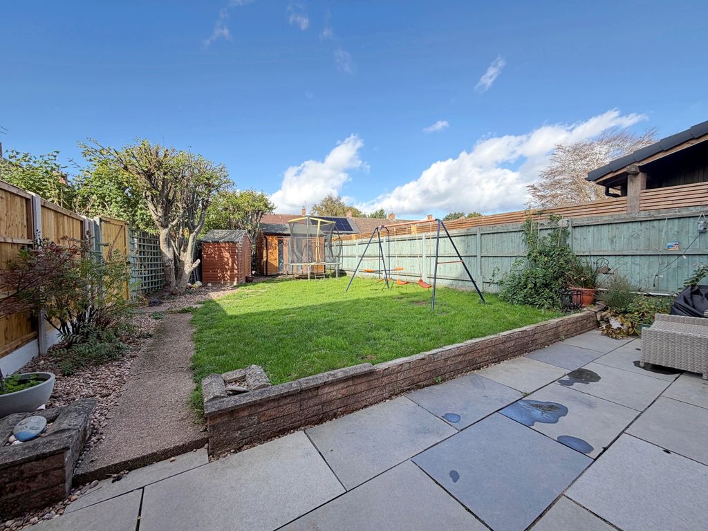 Property photo 3 of 11 Garden