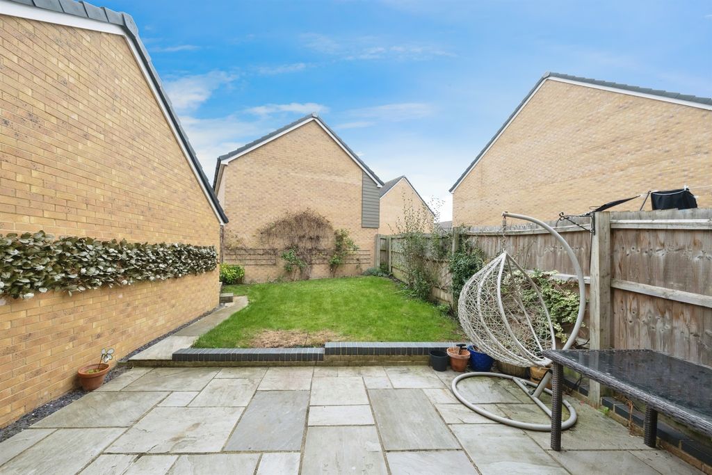 Property photo 2 of 17