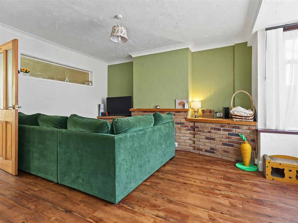Property photo 2 of 19 Sitting Room
