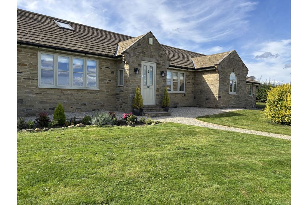 Property photo 1 of 50