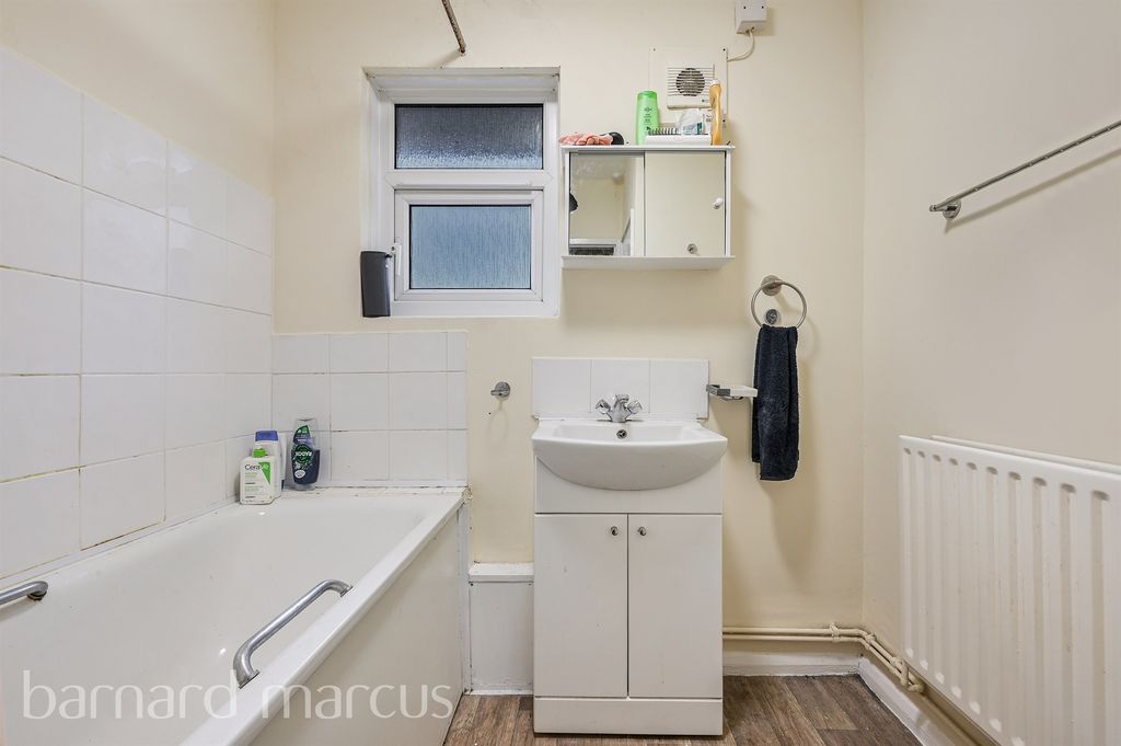 Property photo 3 of 5