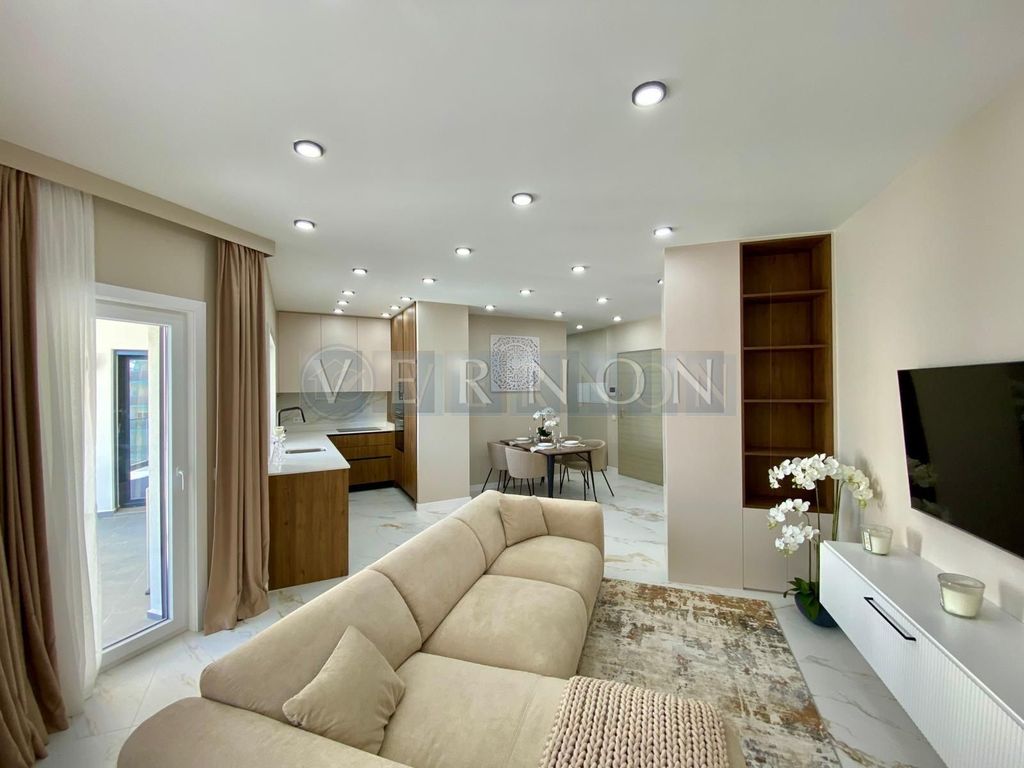 Property photo 2 of 27