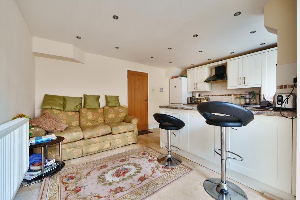 Property photo 2 of 19 Kitchen