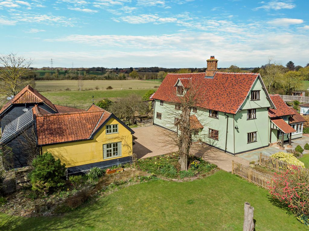 Property photo 1 of 43 8640802-Exterior02v2-800