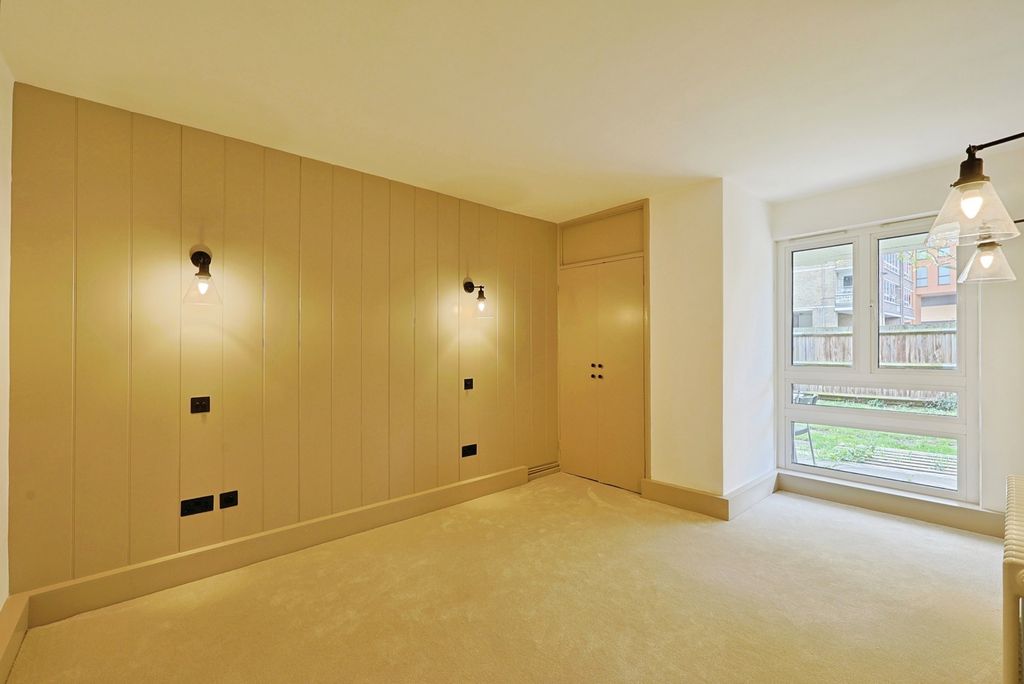 Property photo 3 of 17 Pbox-Img.Jpg