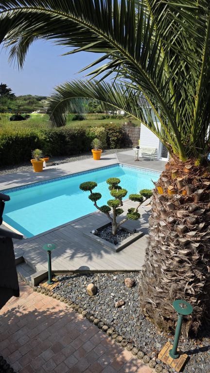 Property photo 1 of 17 House For Sale In Saint-Pierre-Quiberon