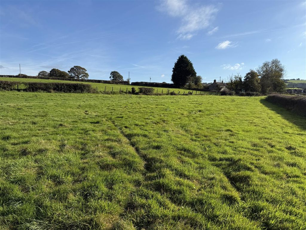 Property photo 3 of 13