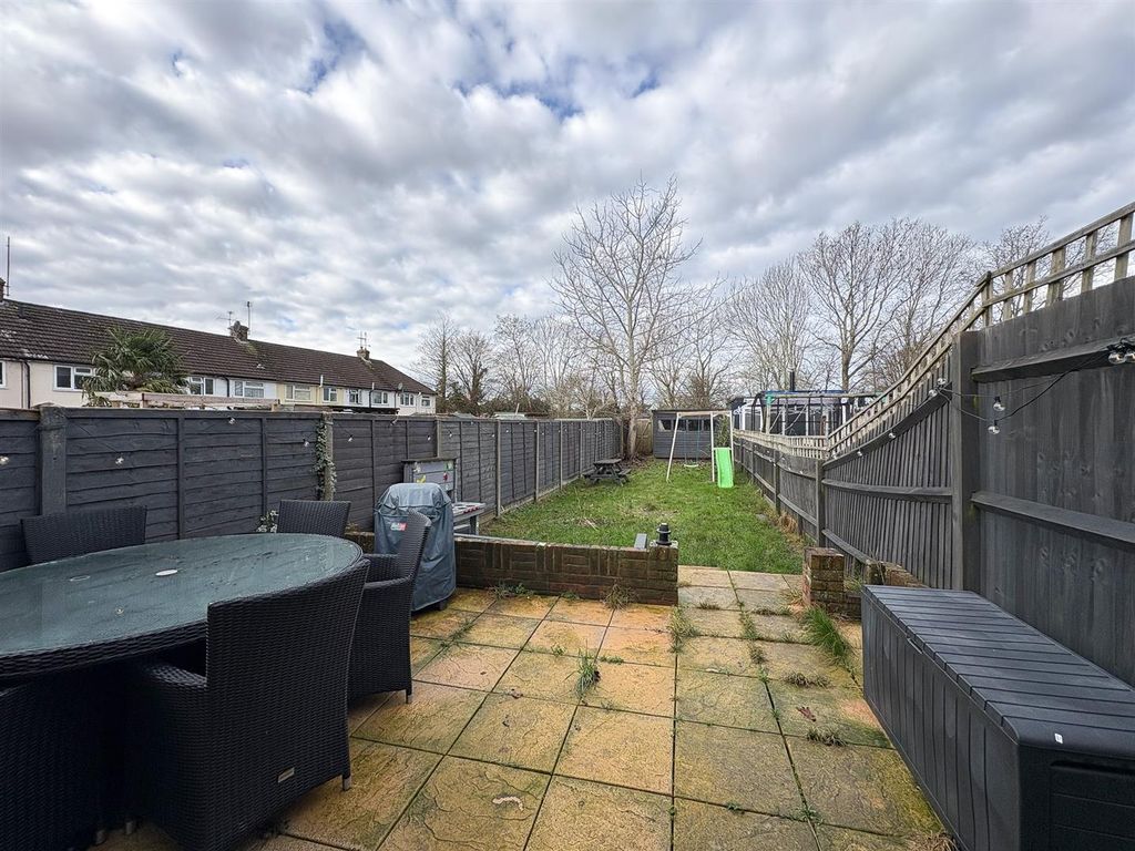 Property photo 2 of 15 Garden.Jpg