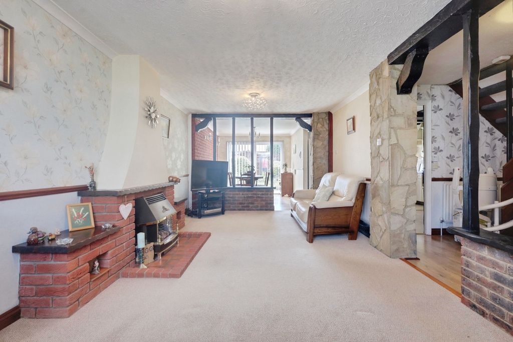 Property photo 2 of 22