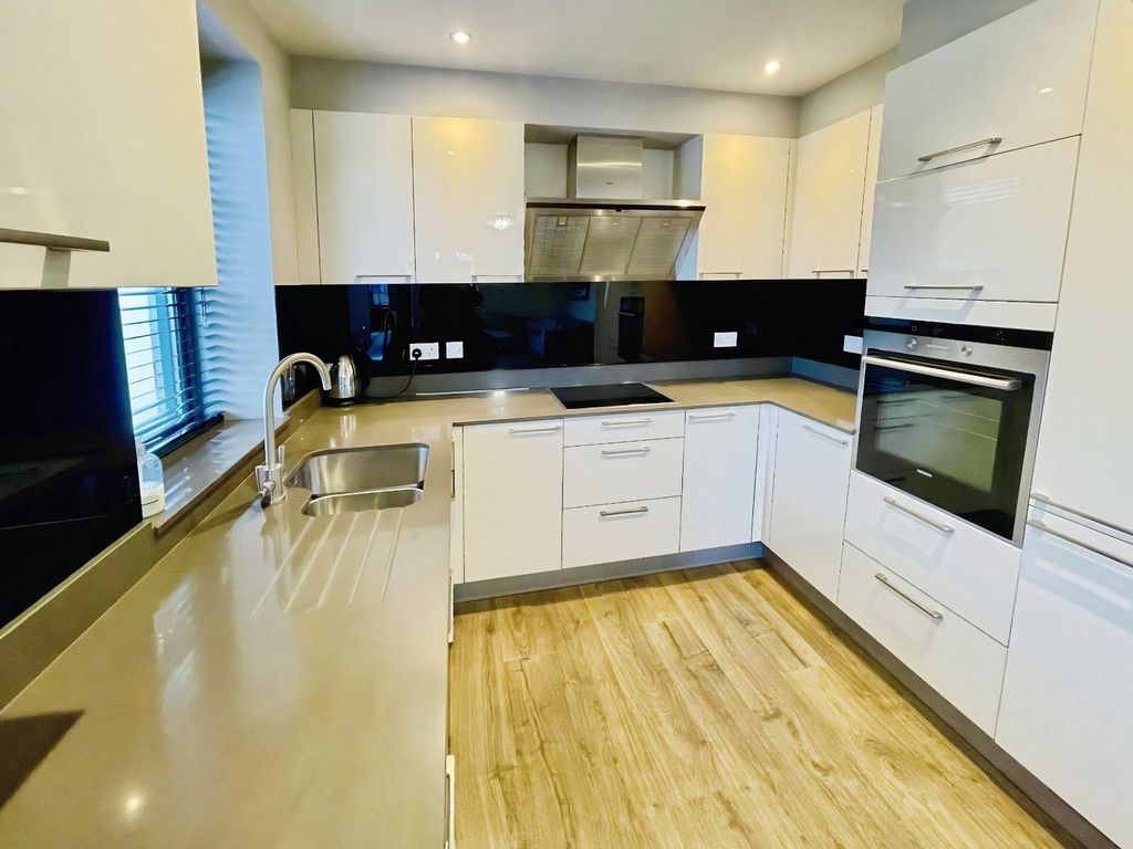 Property photo 3 of 13 Picture No. 36