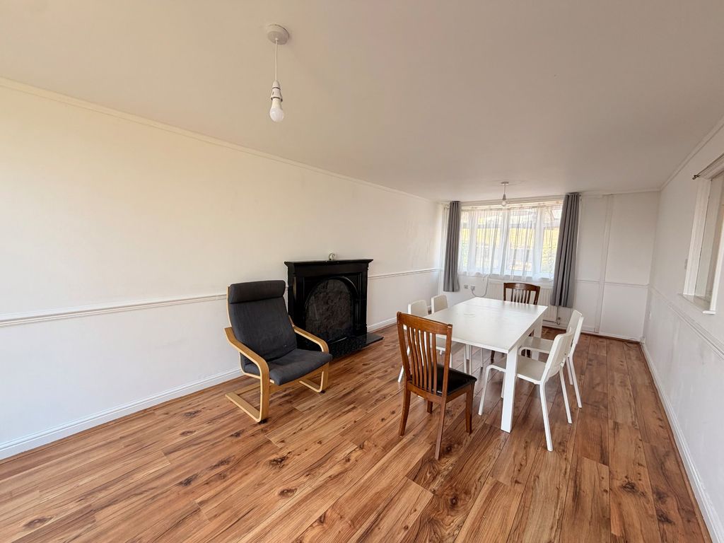 Property photo 3 of 12 Picture No. 03