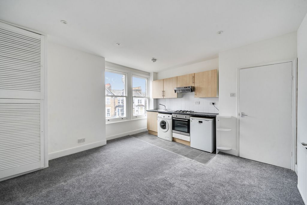 Property photo 3 of 10 1418670-14-699860...