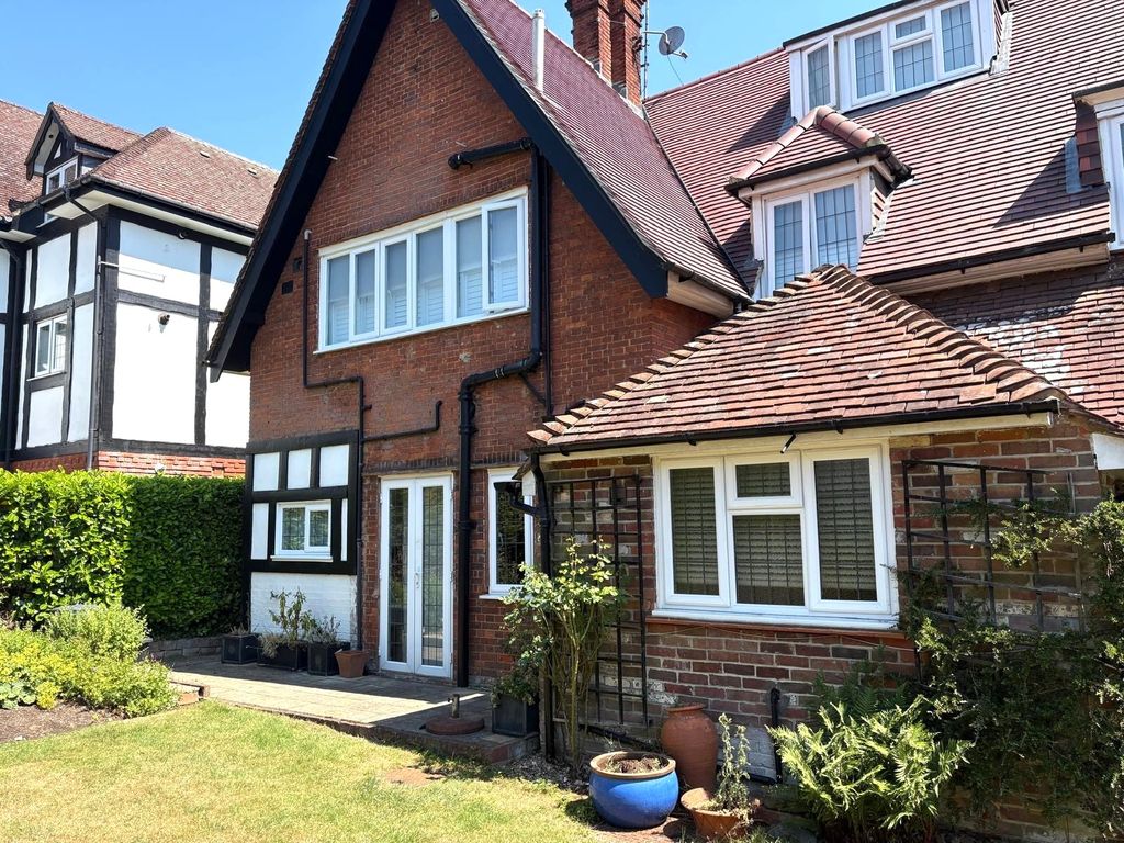 Property photo 2 of 7
