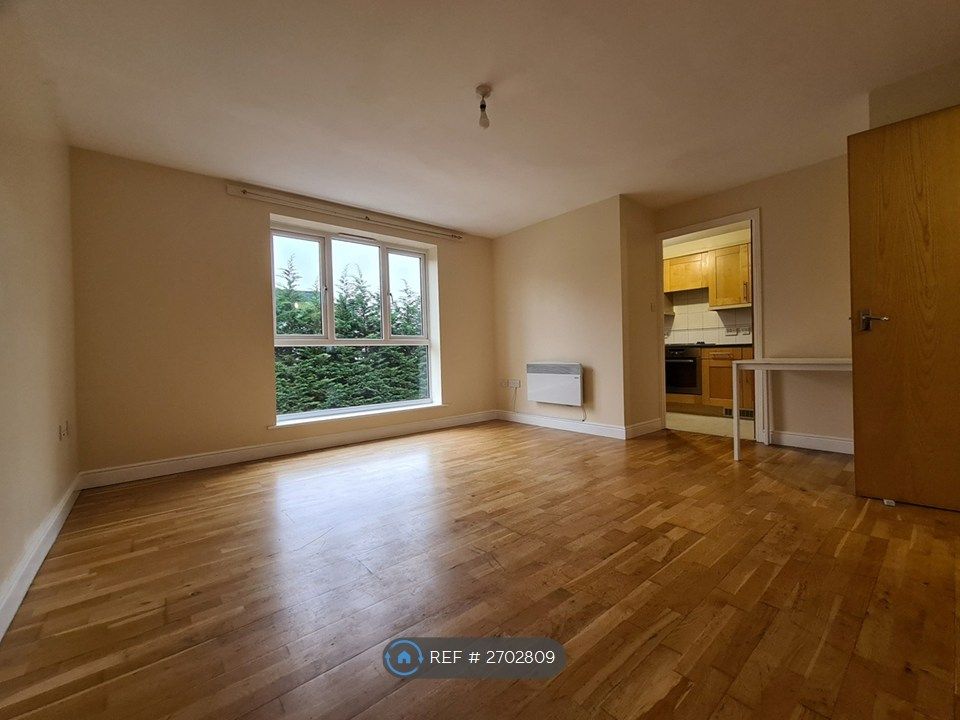 Property photo 2 of 8 Lounge 1