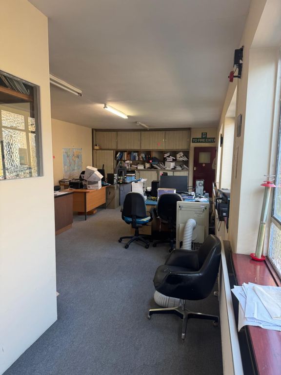 Property photo 3 of 7