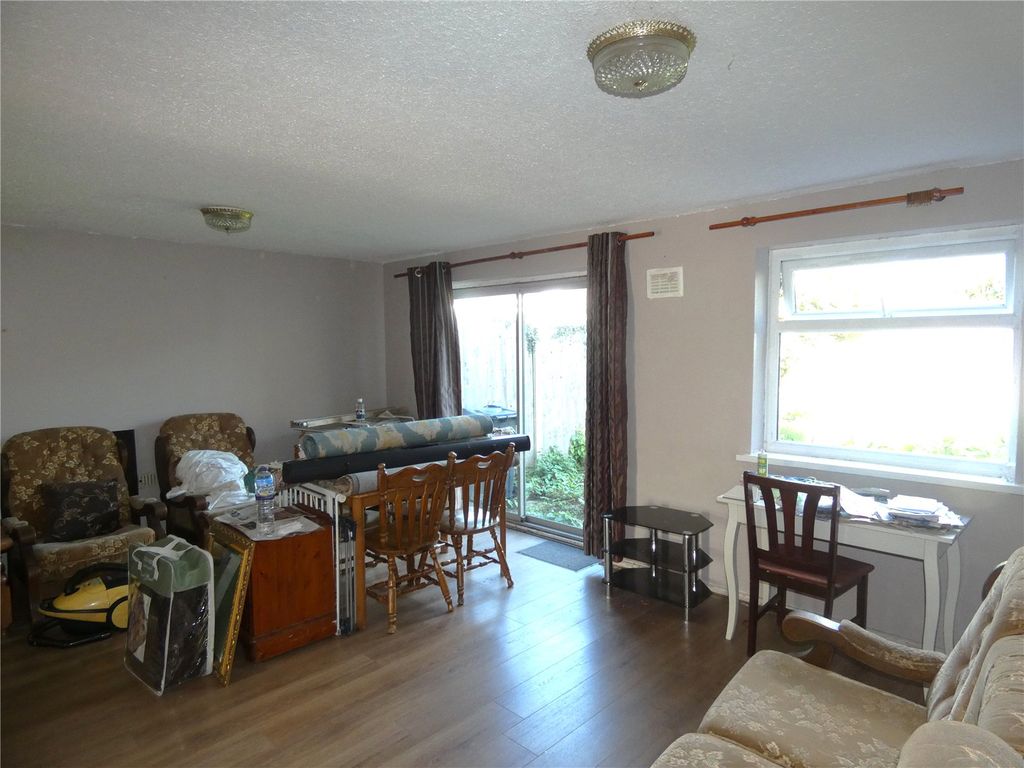 Property photo 3 of 16 Picture No. 11