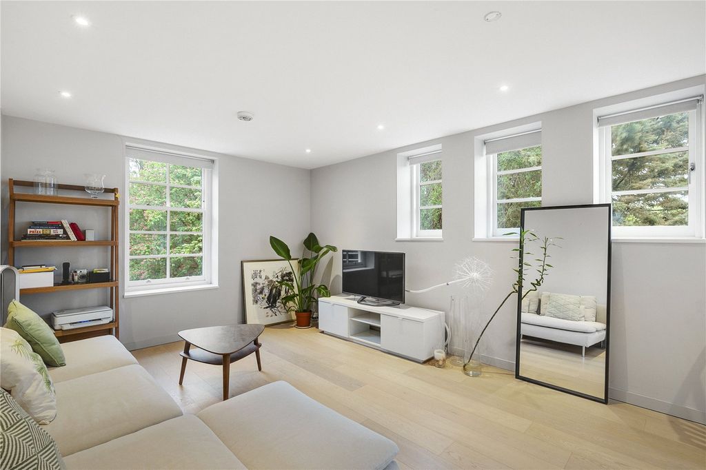 Property photo 3 of 11 Picture No. 14