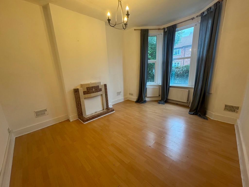 Property photo 3 of 6