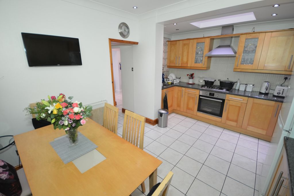 Property photo 2 of 17 2