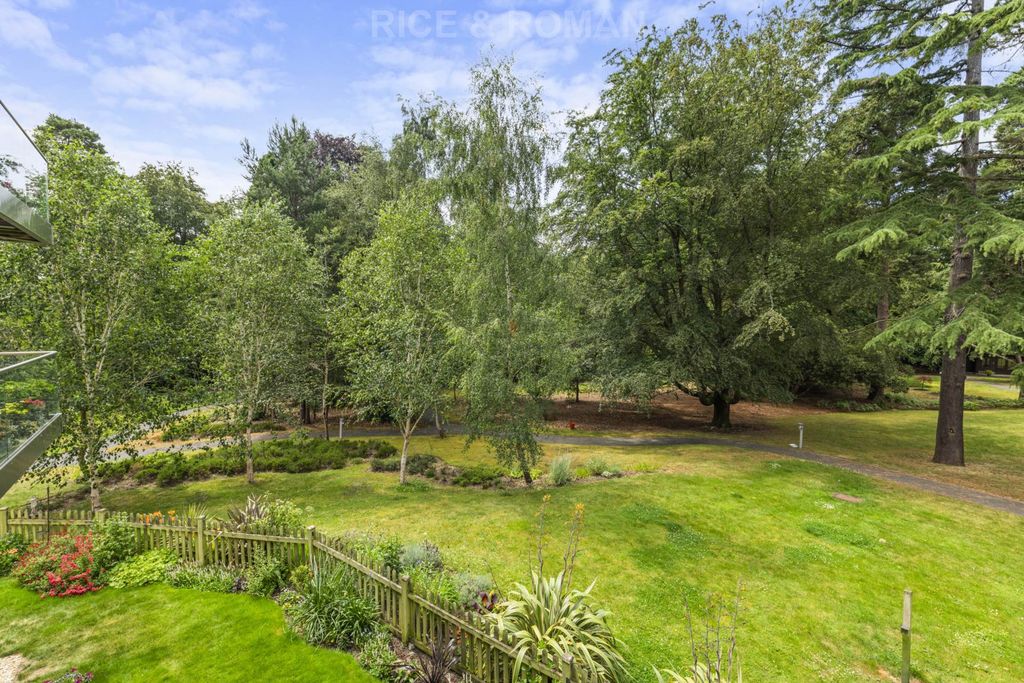 Property photo 3 of 21