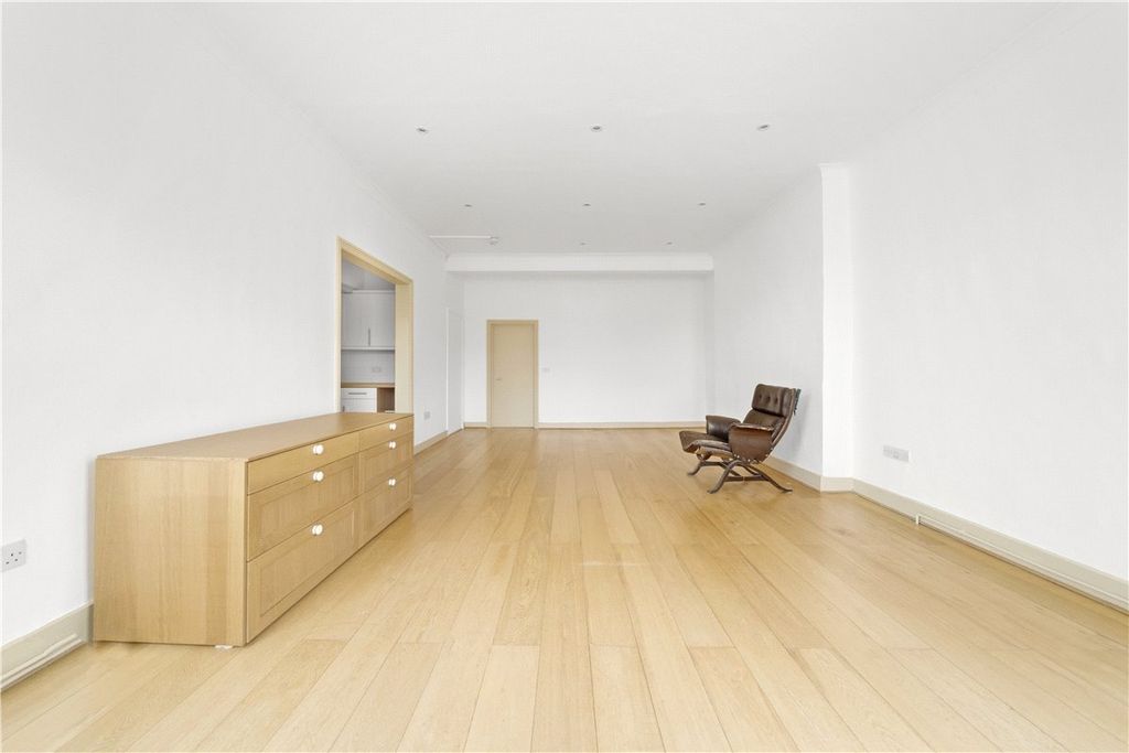 Property photo 2 of 16 Picture No. 01