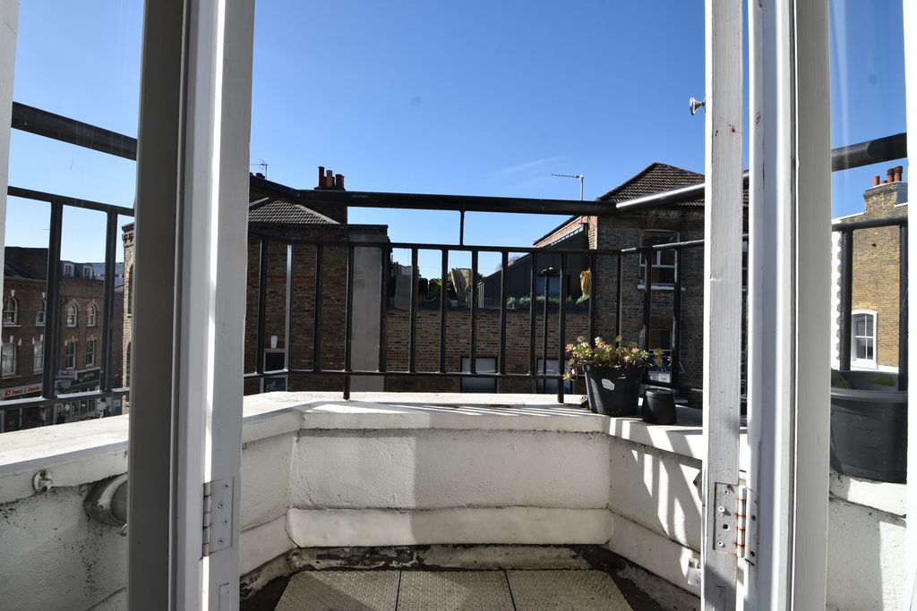 Property photo 3 of 23