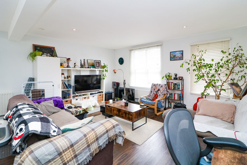 Property photo 2 of 13