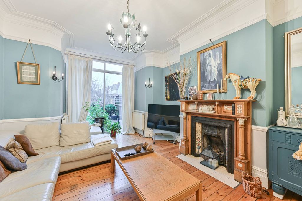 Property photo 2 of 22