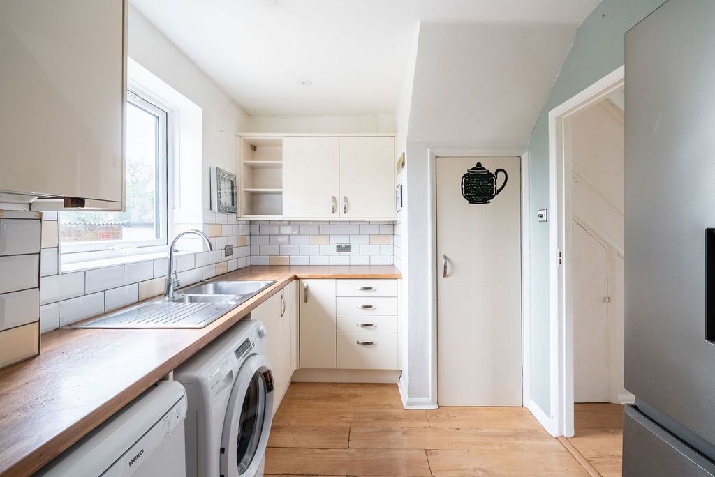 Property photo 2 of 29