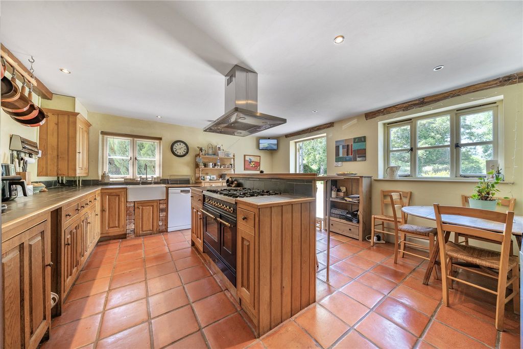 Property photo 2 of 25 Picture No. 04