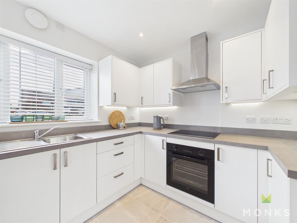 Property photo 2 of 18 Cam01520G0-Pr0339-Still012.Jpg