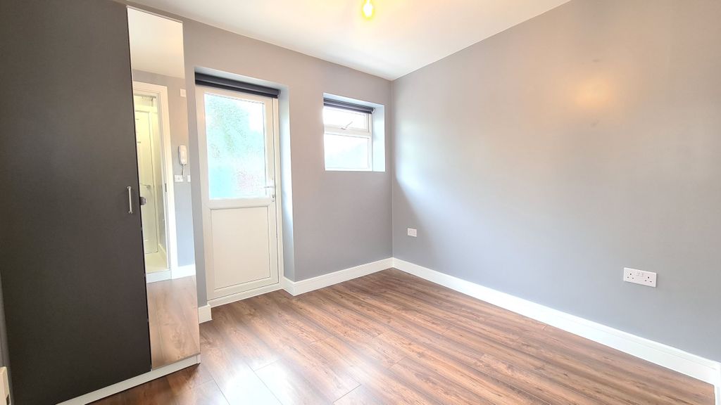 Property photo 3 of 3