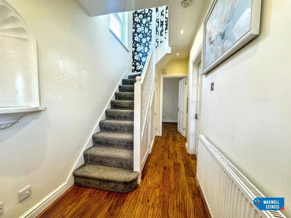 Property photo 2 of 19 2