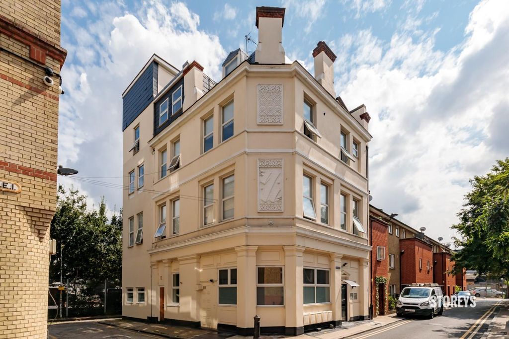 Property photo 2 of 16