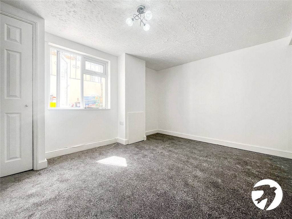 Property photo 2 of 14 Picture No. 35