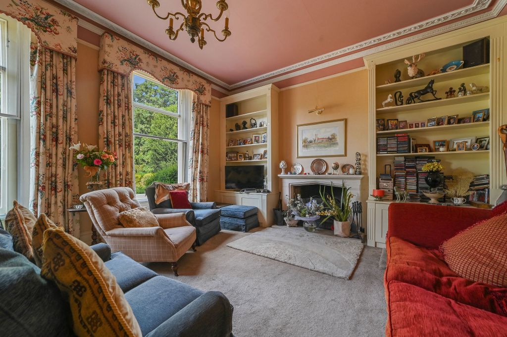 Property photo 3 of 32